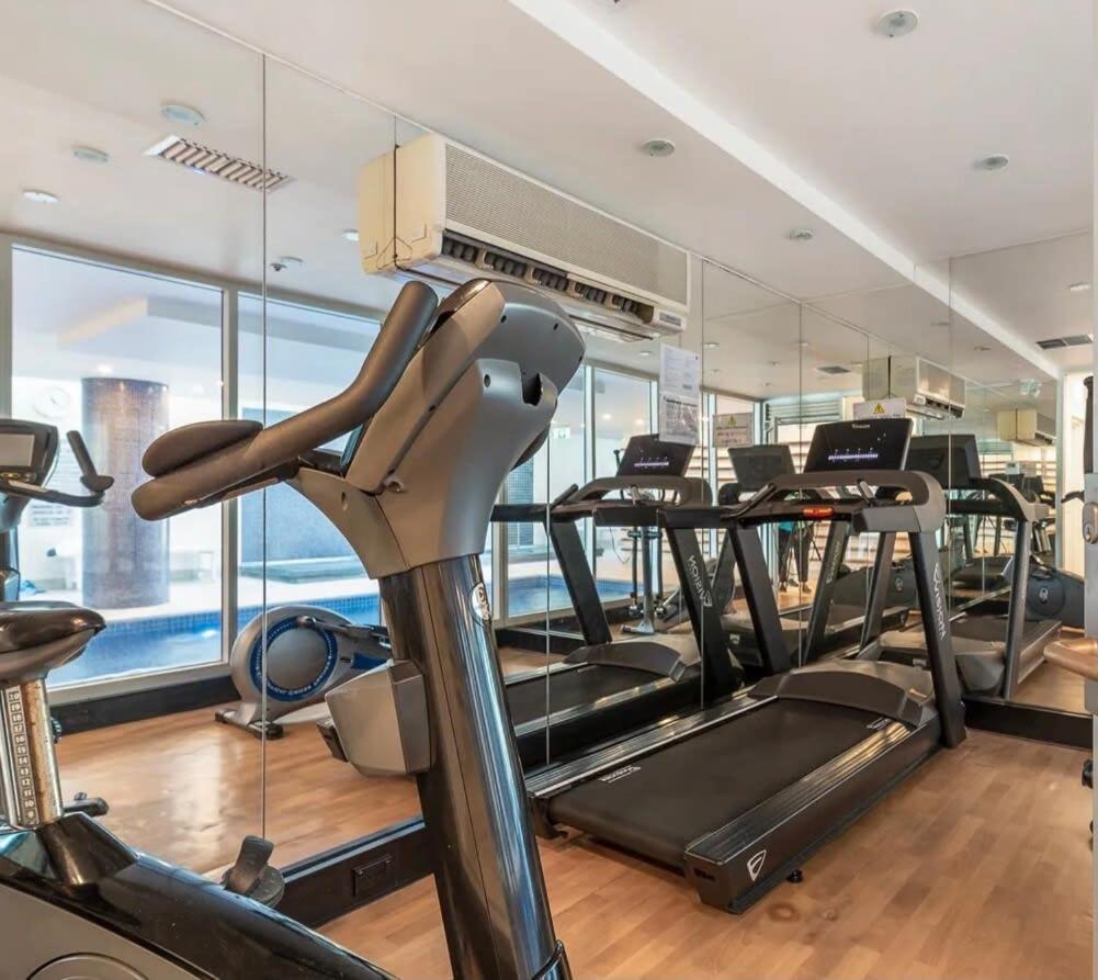 Glenelg Oasis, Pool, Gym, Spa & Sauna, Free Parking, City Views Экстерьер фото